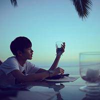 意境情感男生头像