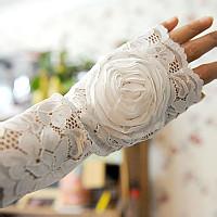 甜美白色性感黑色