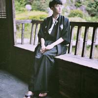 黑白意境伤感男生头像