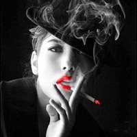 红嘴唇抽烟图片