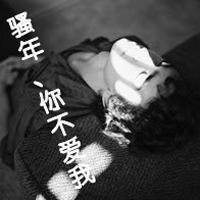 女生冷酷黑白照