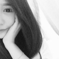 女生头像黑白戴帽子