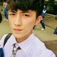 校园帅哥照片穿校服