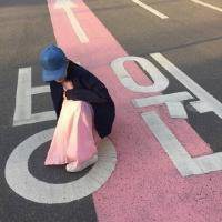 女孩头像小娃娃微信中色头发粉色衣服