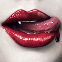 性感红唇不露脸微信头像