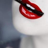 性感红唇不露脸微信头像