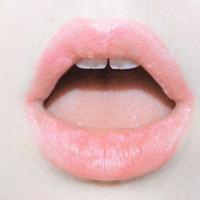 女人性感红唇微信头像