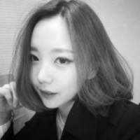 美女头像黑白短发