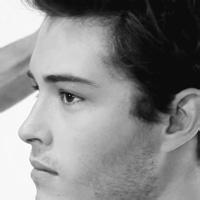 黑白男头像成熟胡子