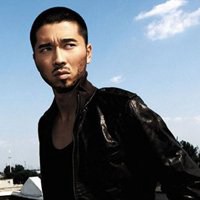 坚强成熟的头像