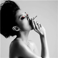 我不想做谁的某某 个性女生抽烟性感头像 我不想做谁的某某 个性女生抽烟性感头像