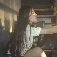 2017最新调皮可爱女生