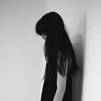 女生黑白红唇妩媚头像 我们一起走过的路