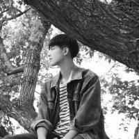 黑白色调有年代感的男生帅气头像图片 实在是一