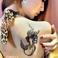 美女有纹身头像背后 纹身美女头像 美女有纹身头像背后 纹身美女头像