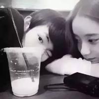 黑白情侣甜蜜的头像 黑白情侣甜蜜的头像