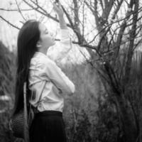清新黑白的女生个性头像