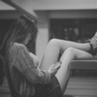 性感霸气的黑白女生头像