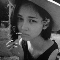 微信黑白头像霸气女生抽烟