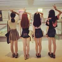 校服姐妹头像两张 金信英校服姐妹头像