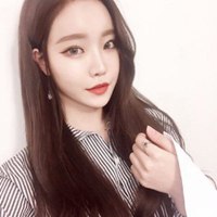 头像女生简单气质 不张扬的美女头像