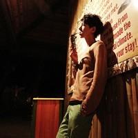 微信男生头像吃棒棒糖的 微信男生咬棒棒糖头像