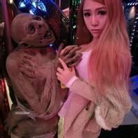 微信头像男生亲吻女生 微信男生强吻女生头像
