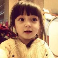 大眼美女的小孩头像