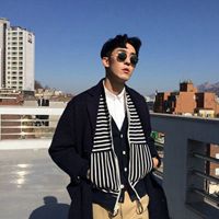 冷傲又盛气逼人的微信头像男生带墨镜超拽 