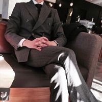 西装半身不露头掩不住的英姿帅气头像 
