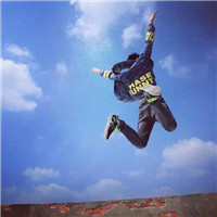 我求的海阔天高 天空意境帅哥头像