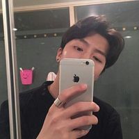 简约的自恋的男生的个性头像