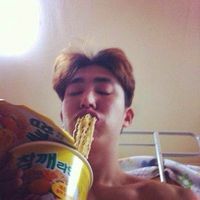 男生可爱的帅气微信头像