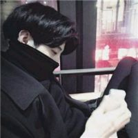 黑白个性的男生微信头像
