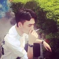 男生简单抽烟的最新头像