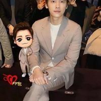 李易峰可爱的简约头像