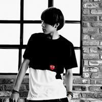 黑白个性简约的男生头像