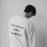 欧美简约的男生背影头像 欧美简约的男生背影头像