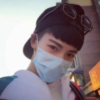 可爱的戴口罩男生头像