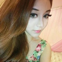 妩媚性感的长卷发女生头像 路遥知马力爱久见人