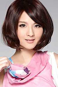 郭静女头头像 郭静微信黑白色头像