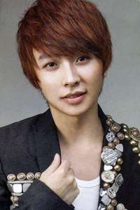 李魏西艾弗森微信头像 李魏西微信闺蜜手绘头像