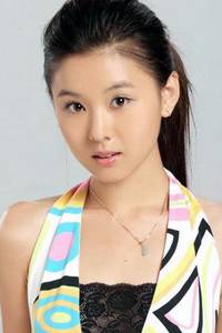 李小萌头像失恋女生 李小萌微信情侣抱小孩的头