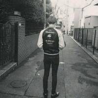 黑白的男生个性背影头像