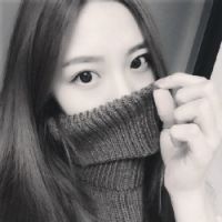黑白个性清新的女生微信头像