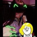 微信头像女生戴大眼镜框 单纯的我们看世界就是