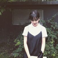 简约的清新的女生头像