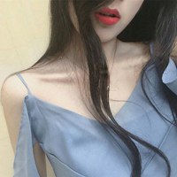微信头像上半身女生露头 清秀绝俗的女生头像