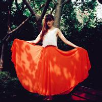 穿红色长裙的女生头像 长裙女生头像
