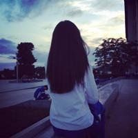 孤独的简约女生背影头像